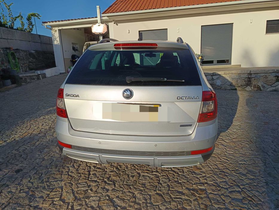 Skoda Octavia Scout 4X4 — photo 4