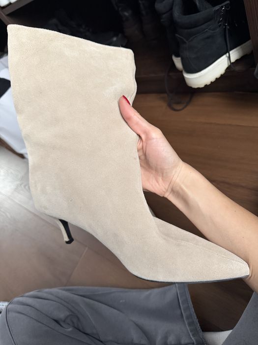 Чоботи бежеві Зара, натуральна замша ! 41 розмір! 26,5 см