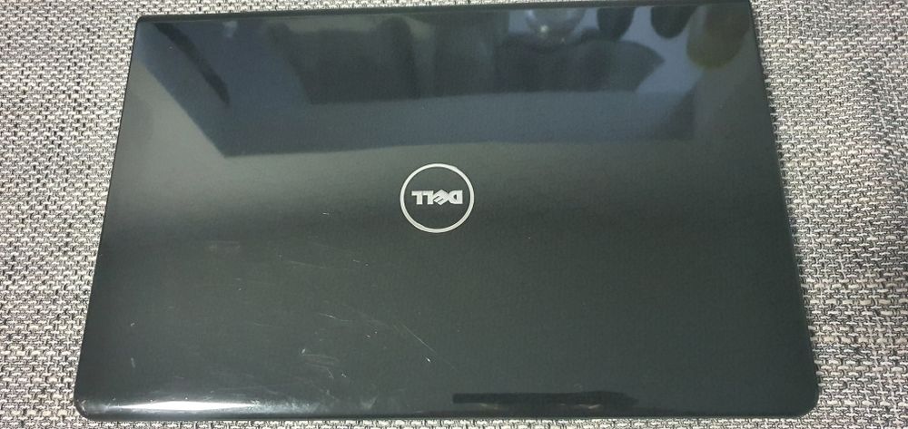 Dell studio 1749 Intel i5 4GB RAM SSD 250GB