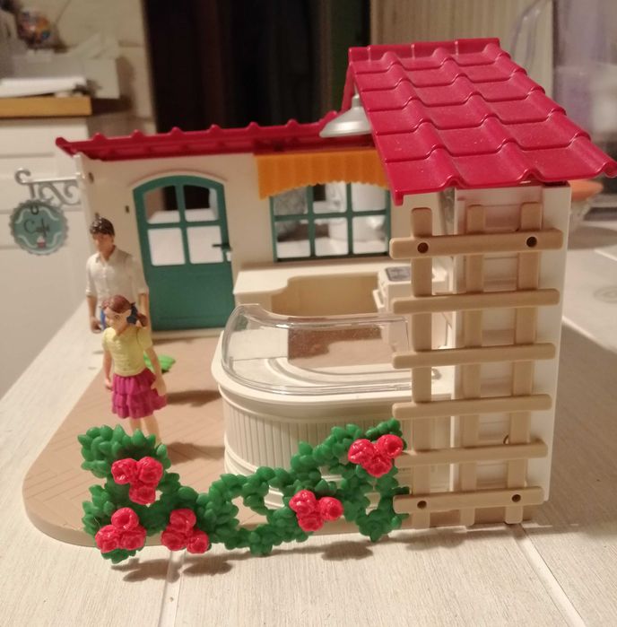 Kawiarnia Schleich i dwa koniki, super cena.