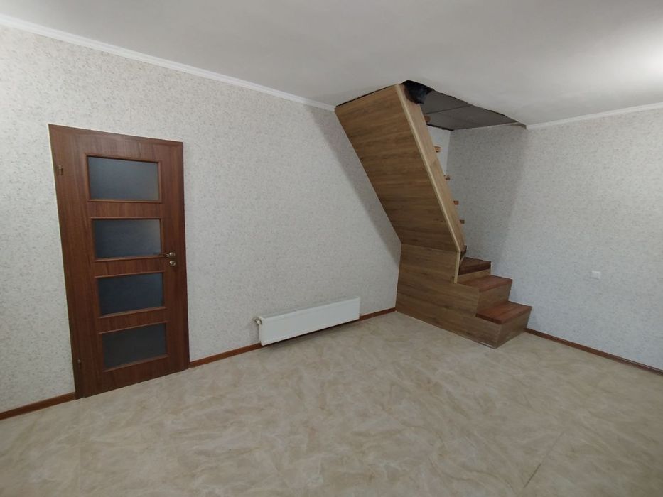 Продам 2-этажный дом