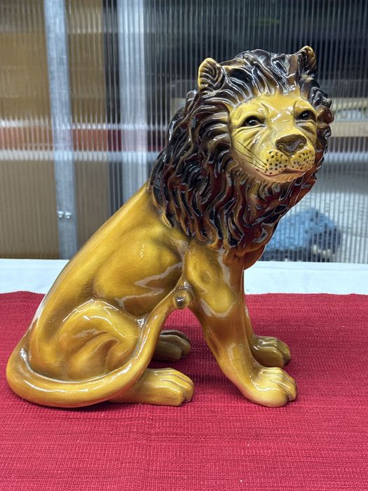 Dois imponentes Leões