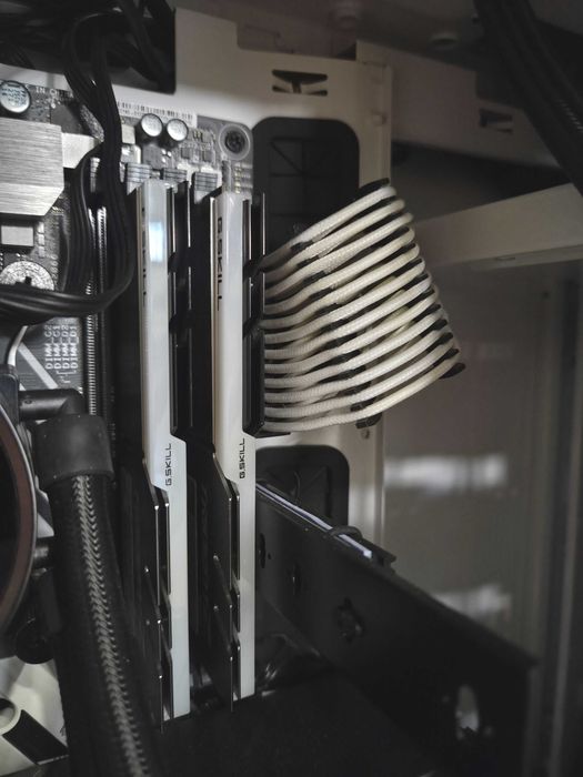 PC Desktop Intel Core i7 7800X + ASUS Prime X299-Deluxe + ASUS ROG Strix GTX 1080 Ti + 32GB G.Skill Trident Z RGB