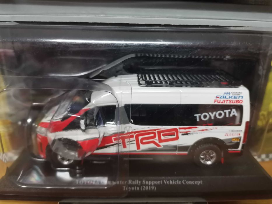 Toyota Commuter  + Toyota Yaris WRC 2019 - Team Rally Support 1:43