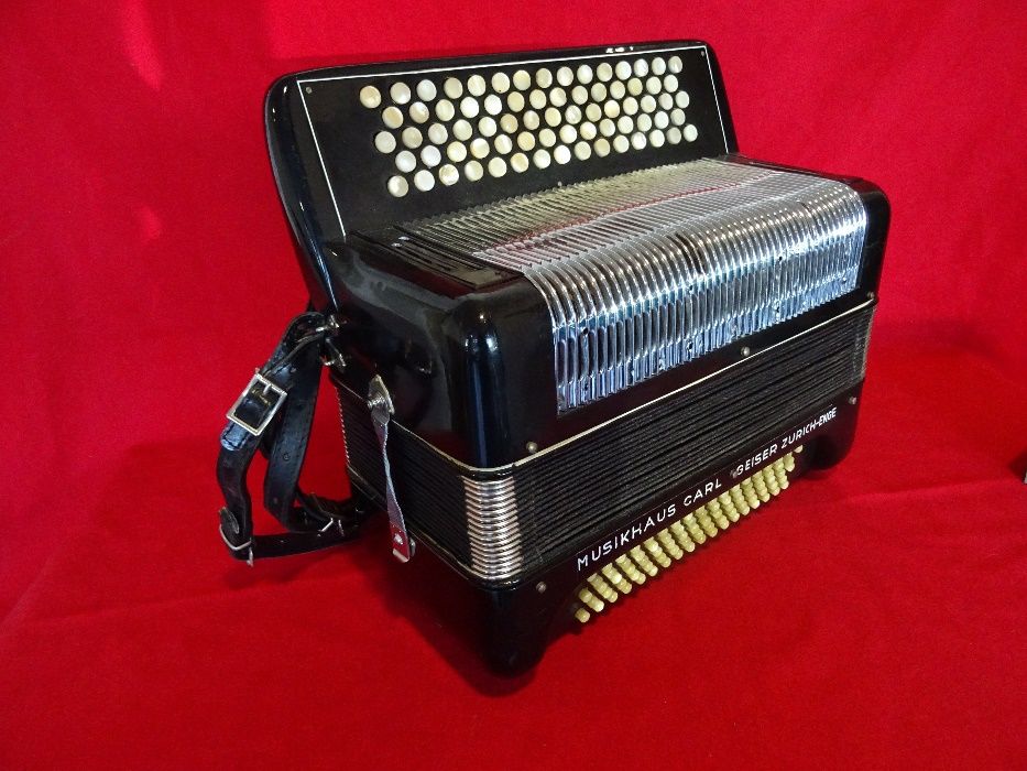 Musikauser Accordion, Carl Geiser, Zurich, Eng., No. 12164737963424897121