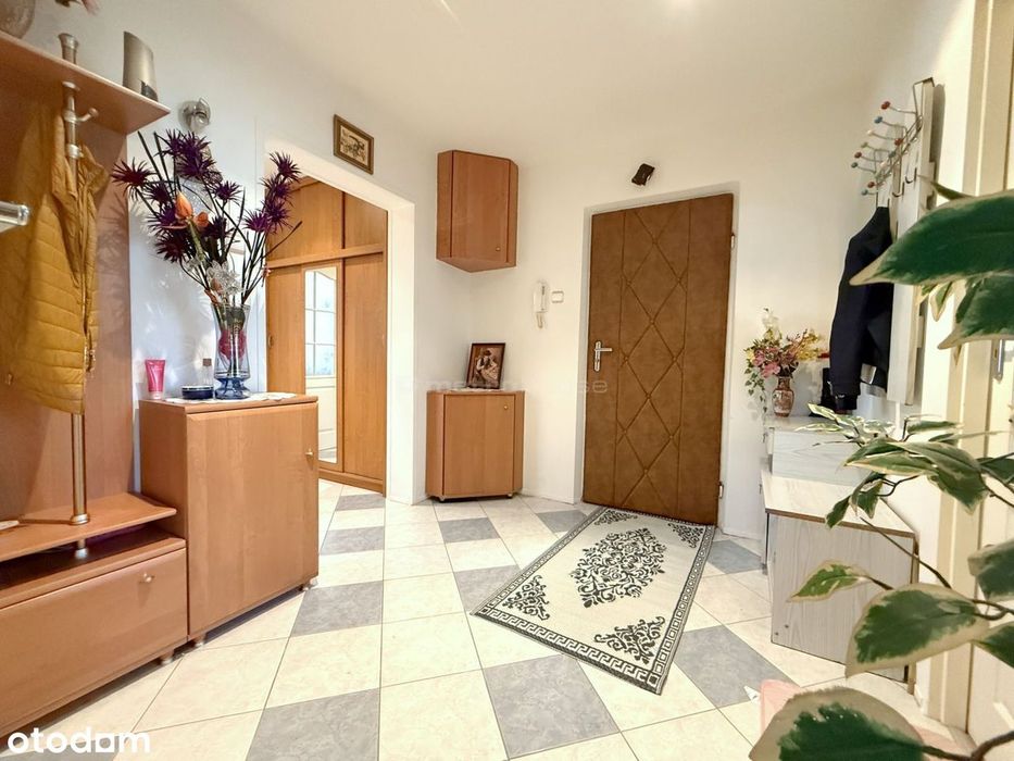 3 pokoje / CO miejskie / balkon / 1 piętro