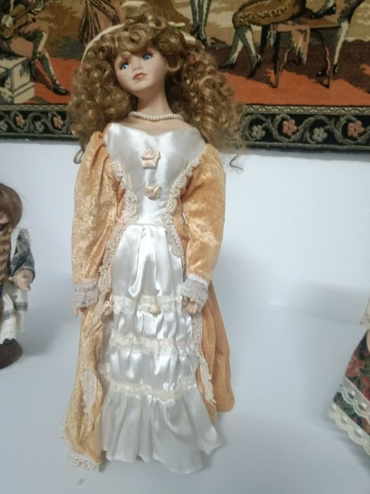 Boneca de porcelana