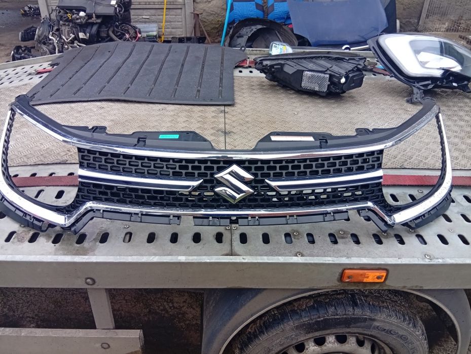 Atrapa Grill Suzuki Ignis III