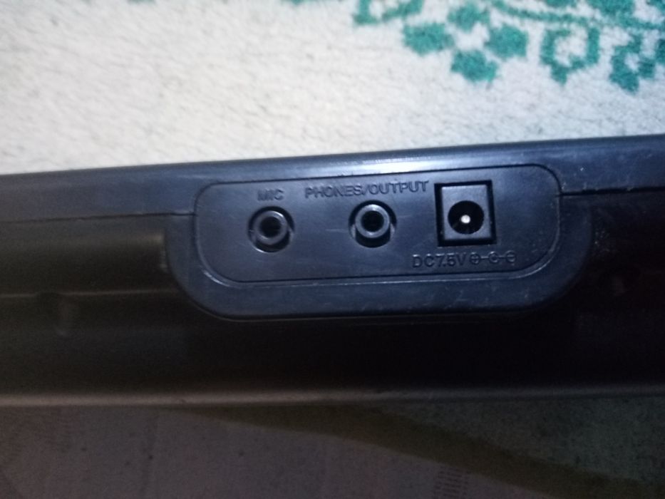 Piano marca Casio em muito bom estado a funcionar