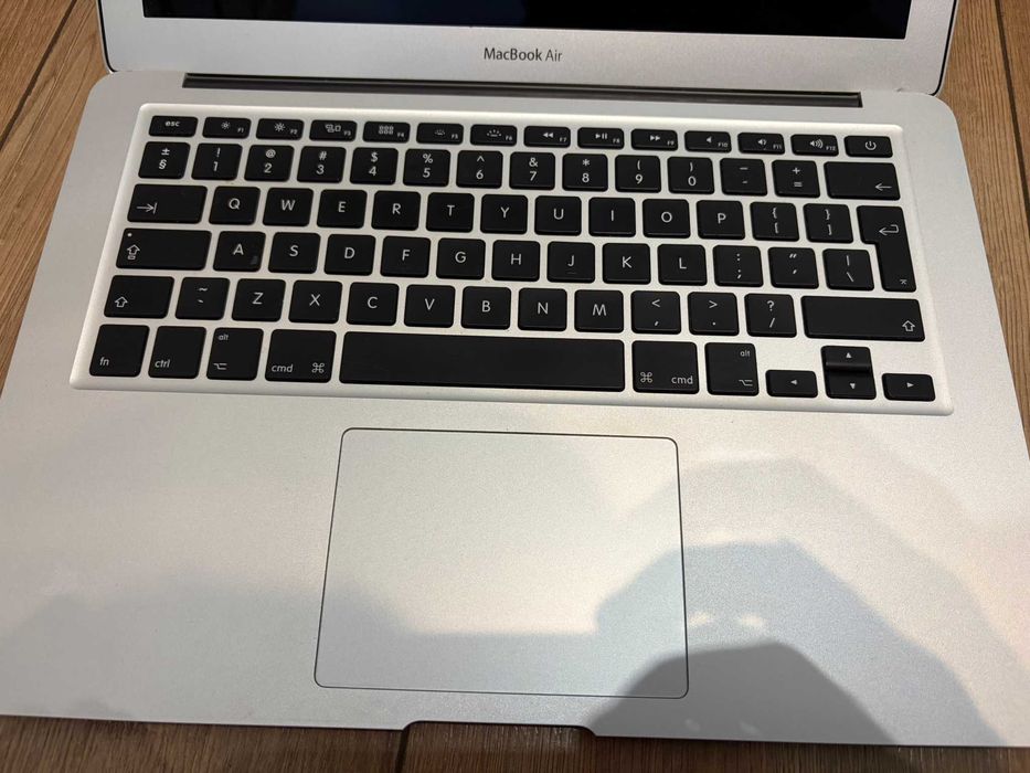 Apple Macbook AIR A1466 2017 I5 8 GB / 128 GB