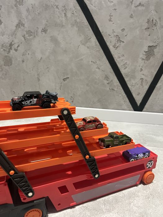 Laweta hot wheels + autka