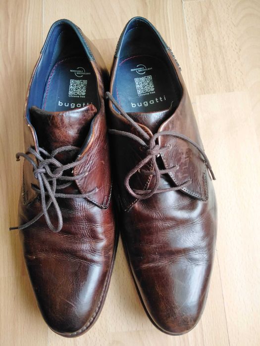 Wizytowe buty z naturalnej skóry specjalnie przecierane Bugatti
