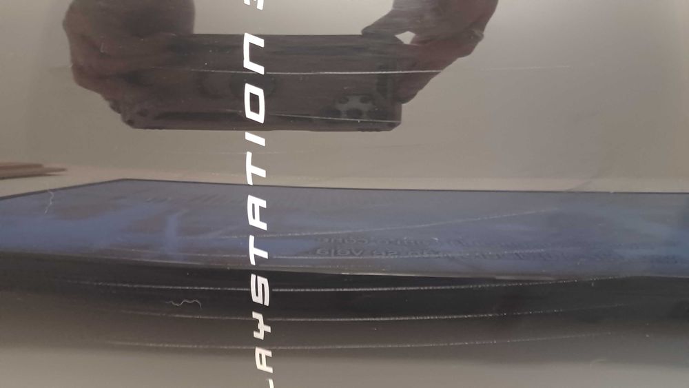 PS3 fat com oculos 3D, filmes, jogos desporto, singstar, buzz