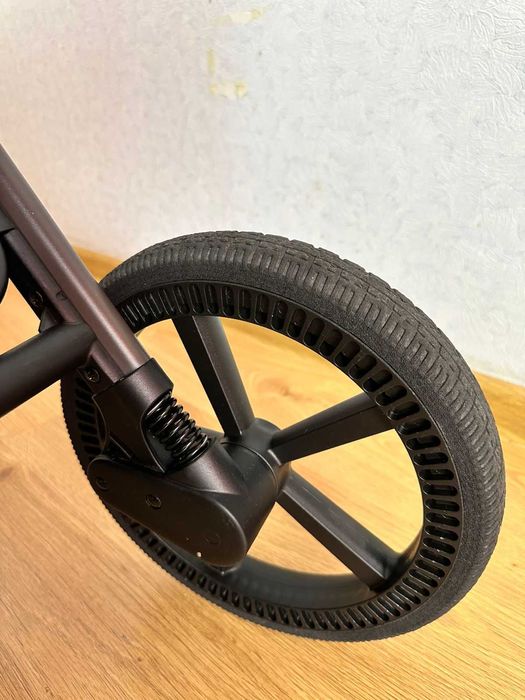 Продаю коляску Carrello Vector 2 в 1 + автолюлька Carrello Vega. Колір Cupcake Beige.