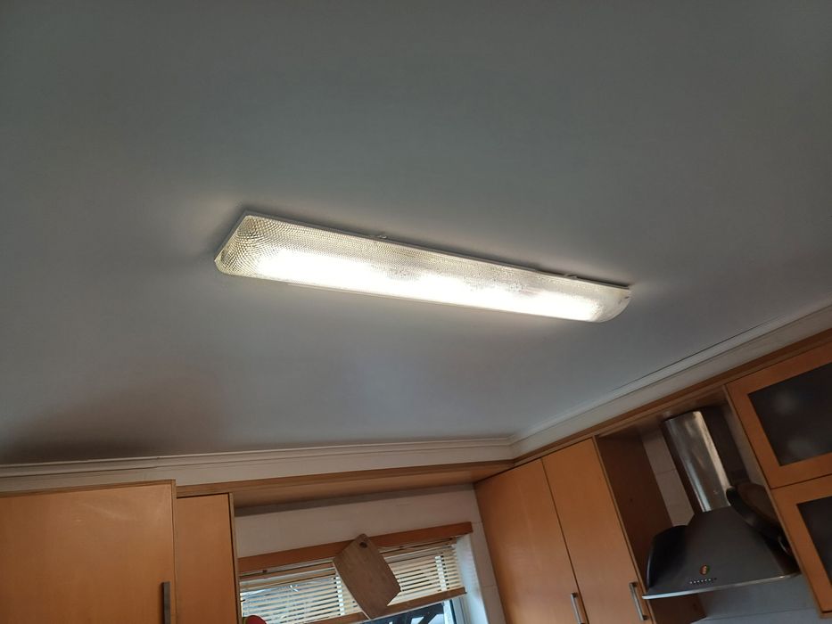 Candeeiros em cobre e latão + fluorescente  dupla cozinha