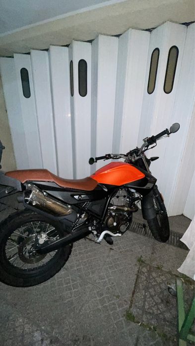 Mota scumbler 125 cc