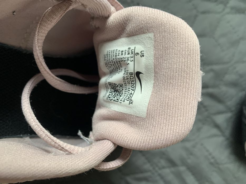 Кросівки жіночі Nike