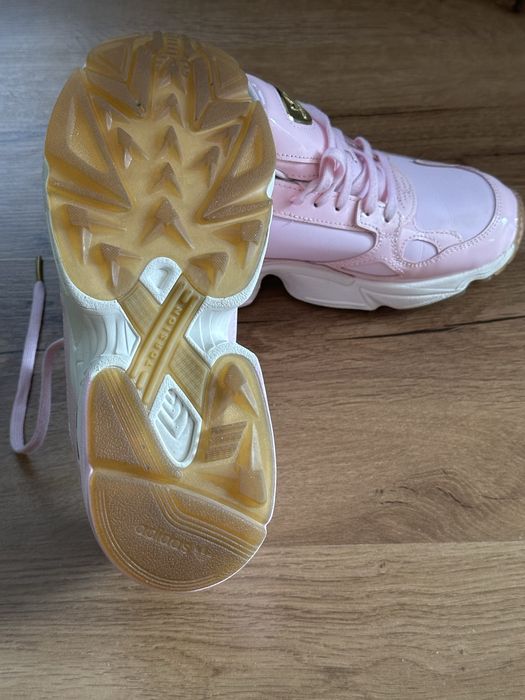 Жіночі кросівки Adidas