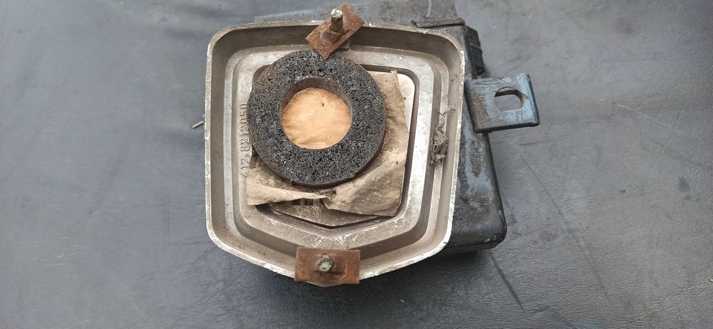 Реле и кнопка аварийной сигнализации и значек АЗЛК