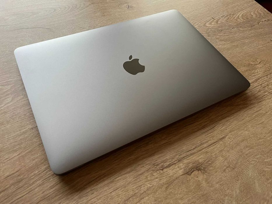 MacBook Pro M2 13" | 16GB RAM | 512GB SSD | Idealny + Hub USB-C Epico