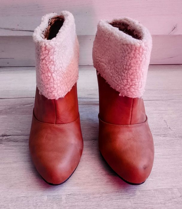 Botki szpilki beżowe rozm.42, 28cm