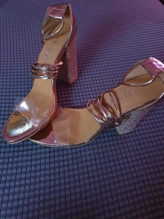 Sapatos novos por estrear