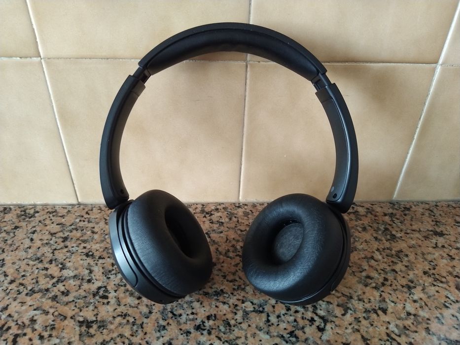 Auscultadores SONY Bluetooth (On Ear - Microfone - Preto) casa quarto.