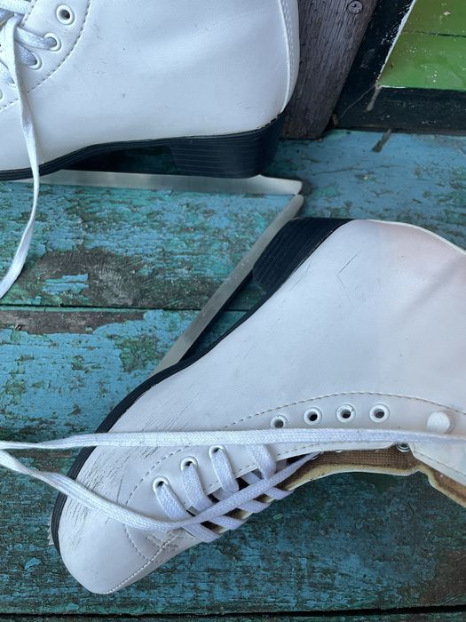 Ковзани для фігурного катання  explore 40 розміру