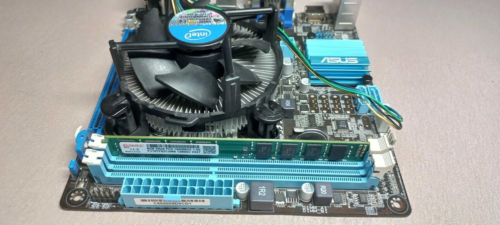 Asus S2-P8H61E + i3-2120 + 8gb ddr3 + кулер
