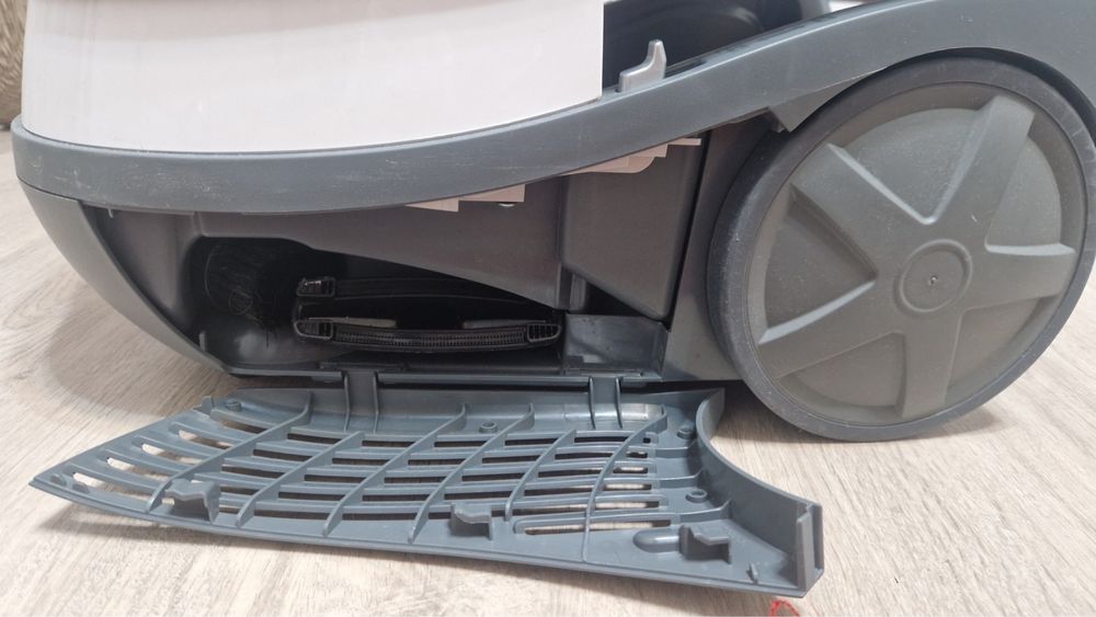 пилосос Bosch AquaWasch&Clean Serie4