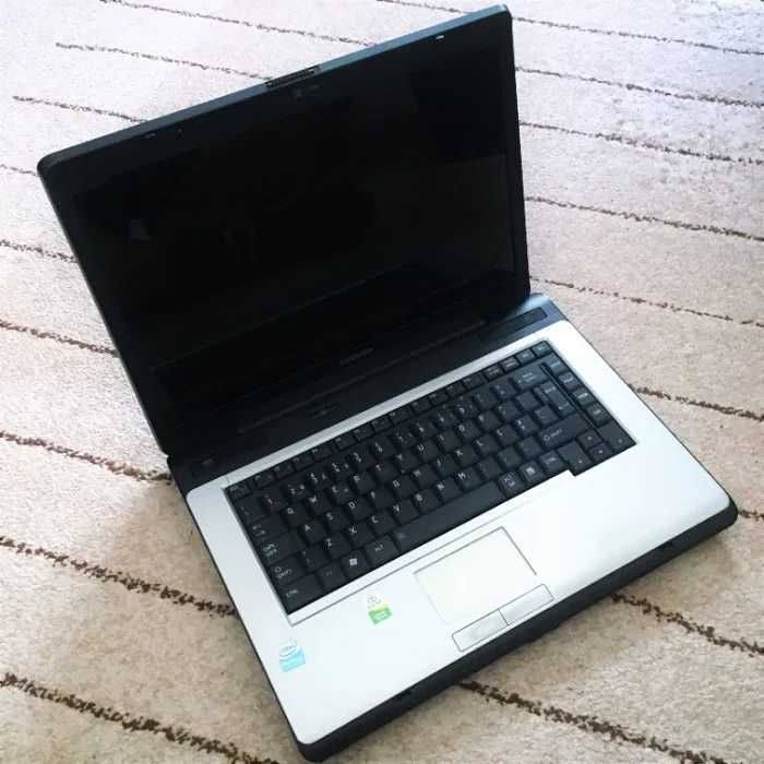 Portátil Toshiba Satelite A200 em bom estado