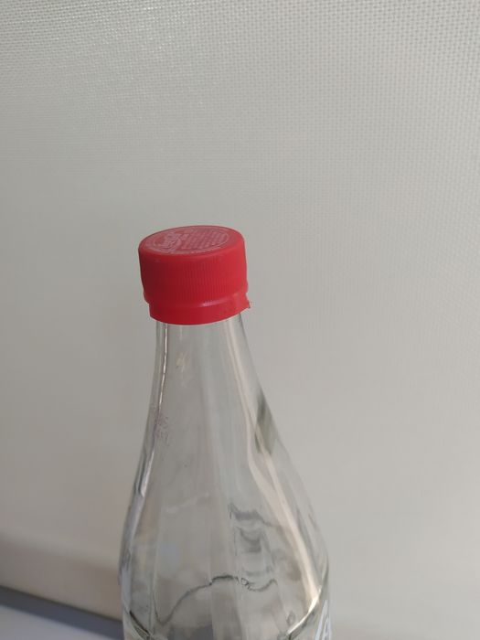 Пляшка Coca-Cola 1 liter.