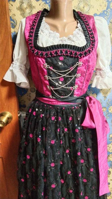 Платье баварское, новое. Размер 38 европейский.