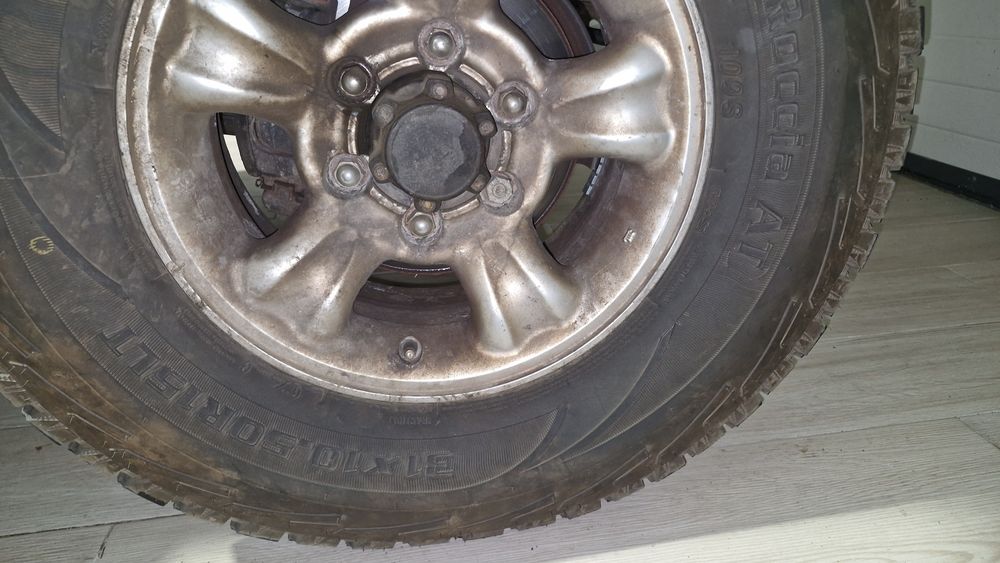 Pneus 31x10.5 r15 negociável