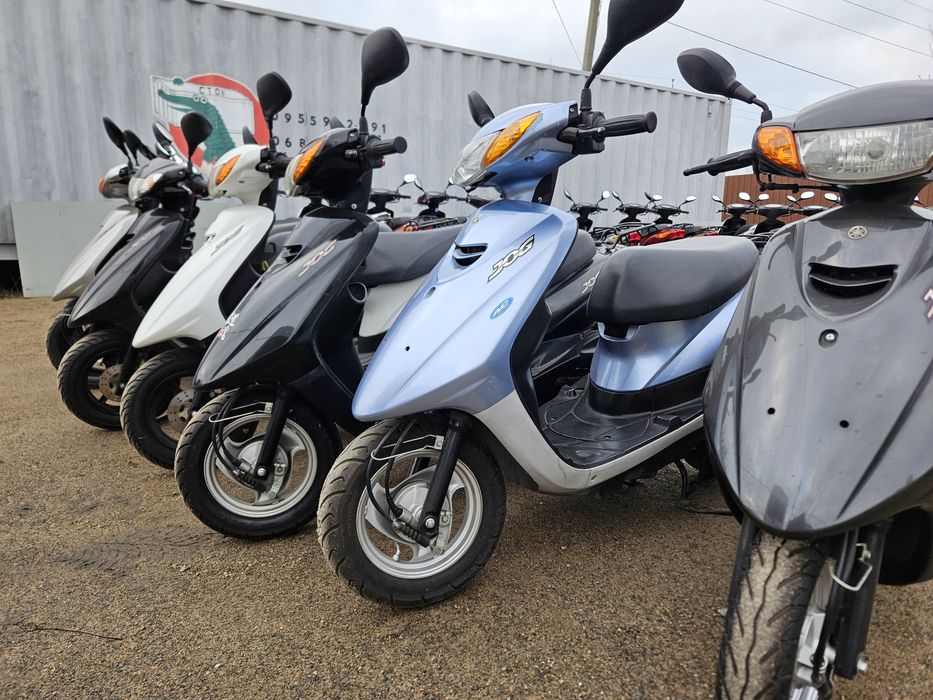 ПРОДАЖ скутерів Suzuku Mollet з контейнера.Стокмото Ямаха 36 39ZR