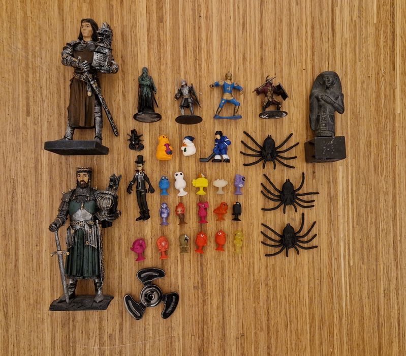 Różne zabawki i figurki