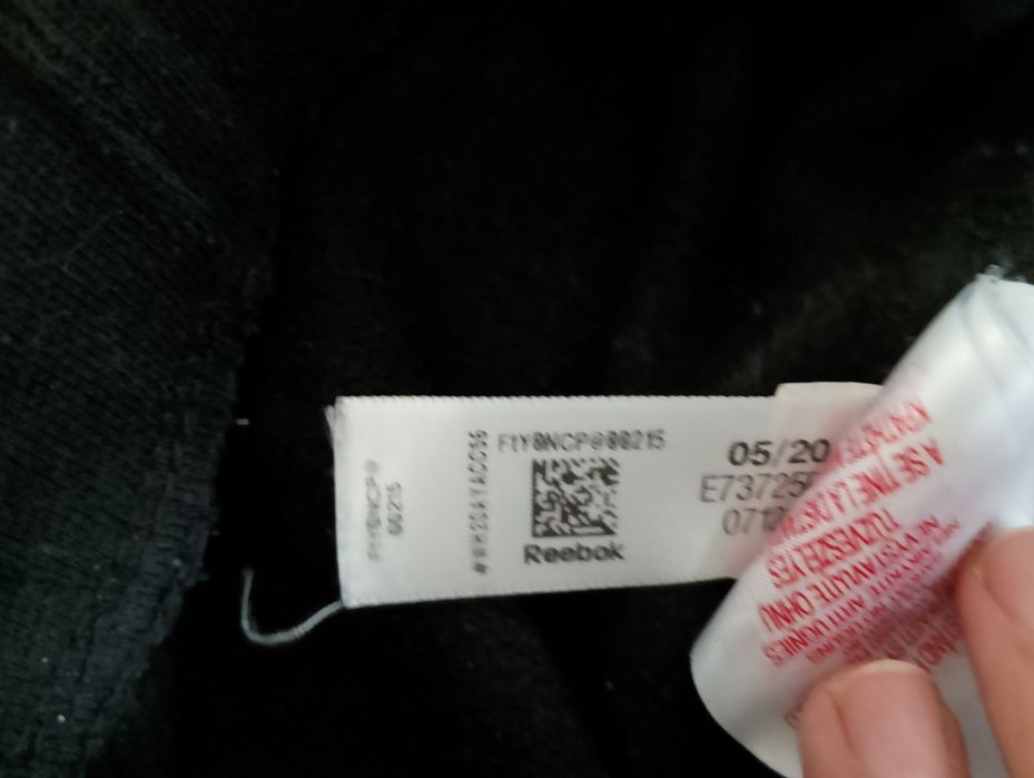 Czarne spodnie dresowe dziewczęce dresy Reebok  rozmiar 152