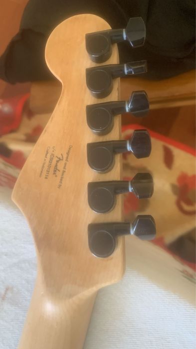 Guitarra strato fender squier edição limitada