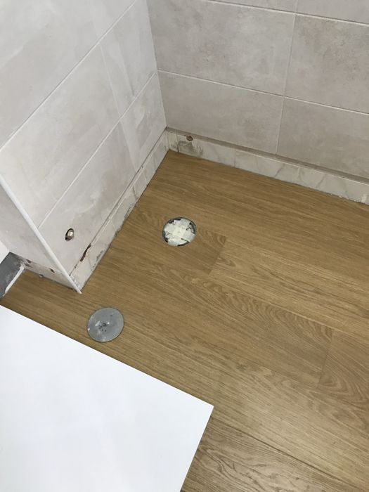 Serviço de assentamento, pintura, soldadura