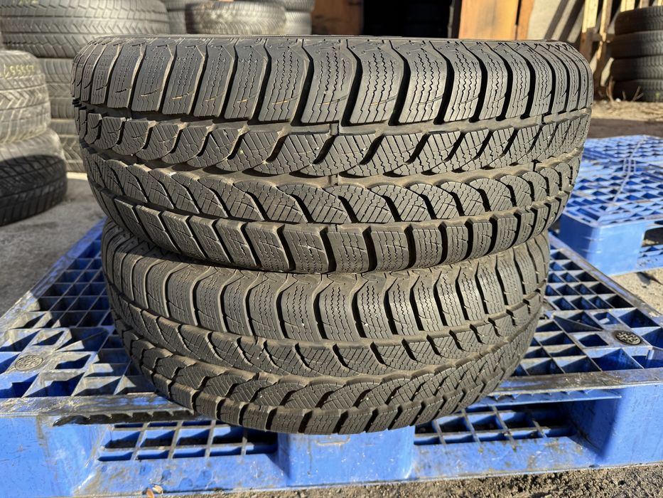 215/65 r15 Uniroyal MS Plus 66 Резина зимняя 98%