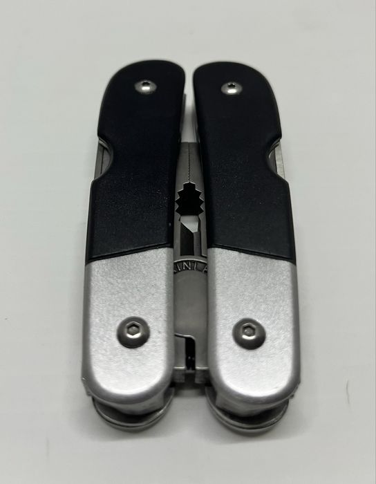 Alicate Multiusos da Vuarnet