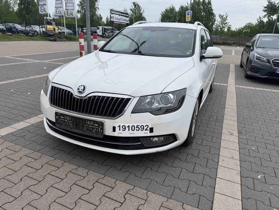Skoda superb (нерозмитнена)2014 рік