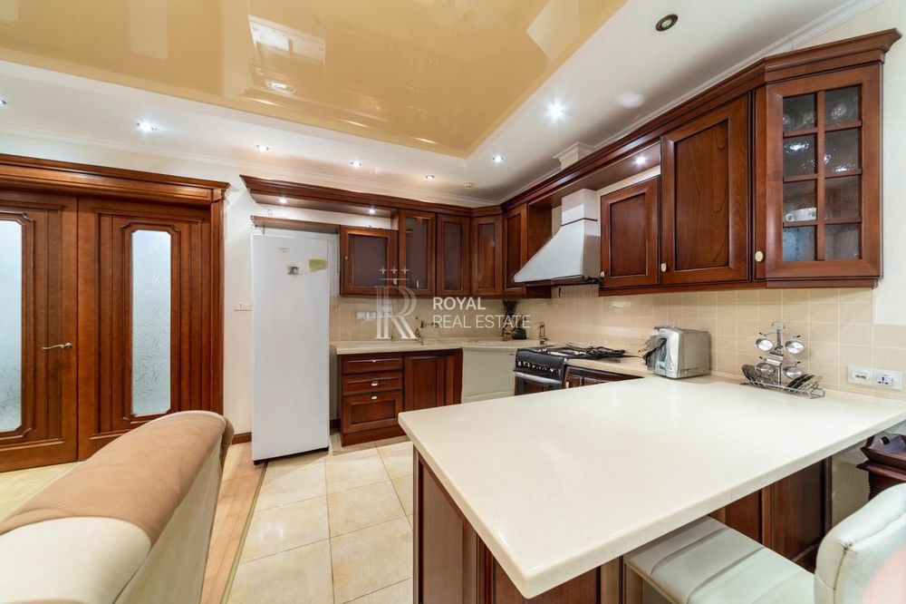 Оренда Квартира 3к 140м2 Центр Балкон Гардероб Укриття Метро