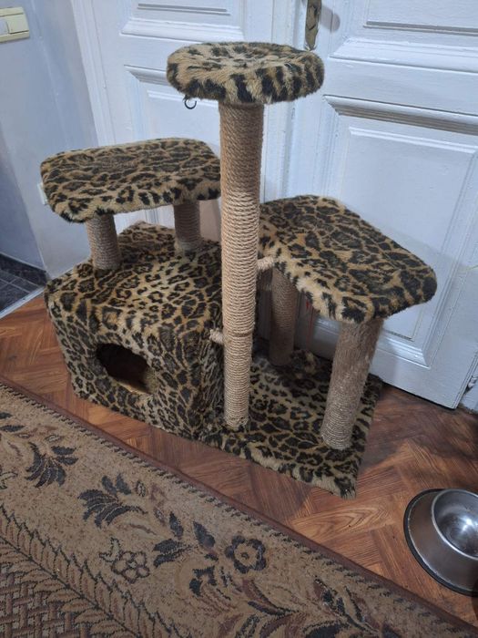 Великий будинок для котика.