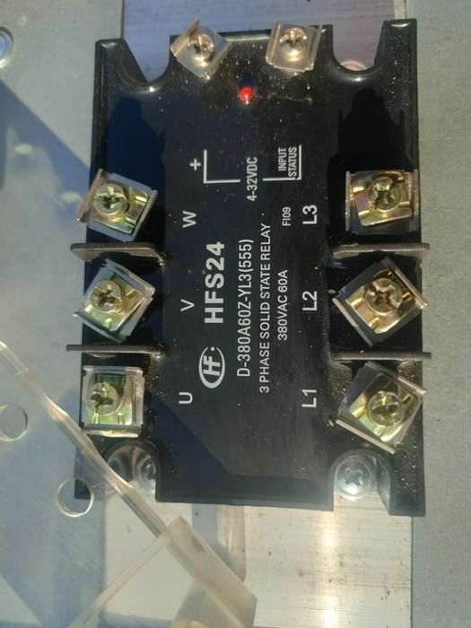 Твердотільне реле HFS24 60A в корпусі