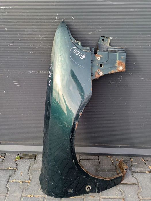 AUDI A4 B5 BŁOTNIK PRAWY PRZÓD