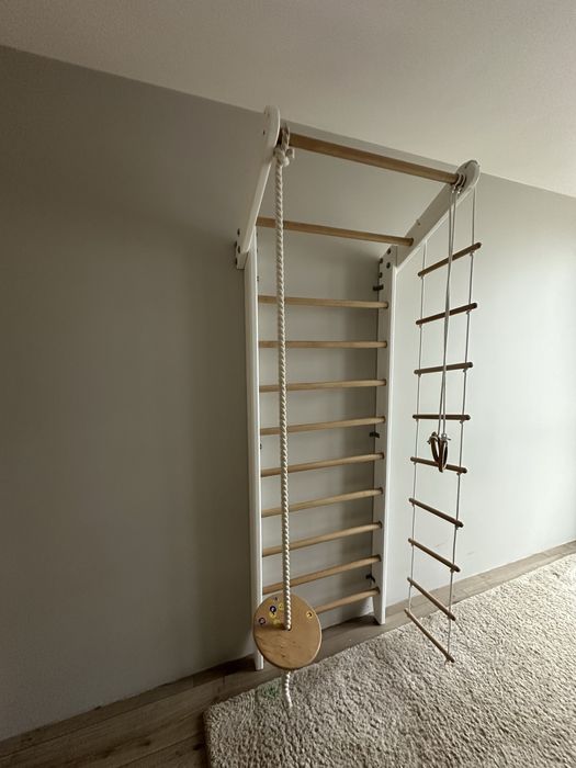 Дитяча шведська стінка