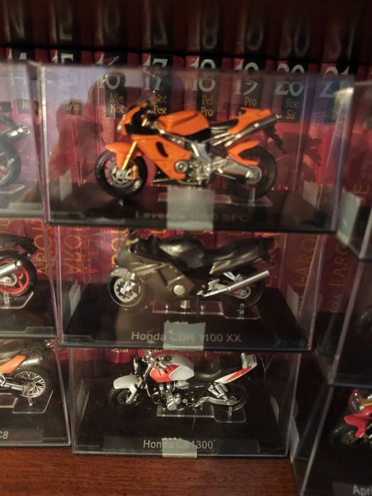 Coleção Motos 1:18 - 36 miniaturas
