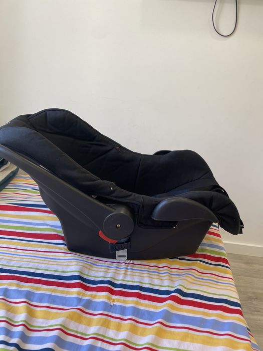 Ovo de bebe concervado para carro