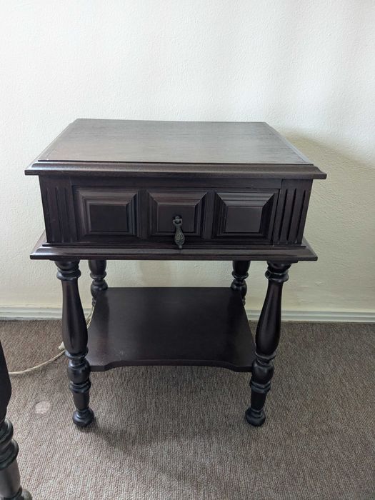 Conjunto de quarto de madeira